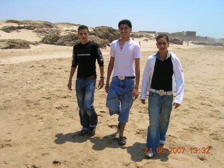 soufiane , fayçal et mehdi au milieu